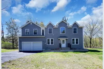 421 Brentwood Blvd, Franklin Township, NJ 08540 - Photo 1