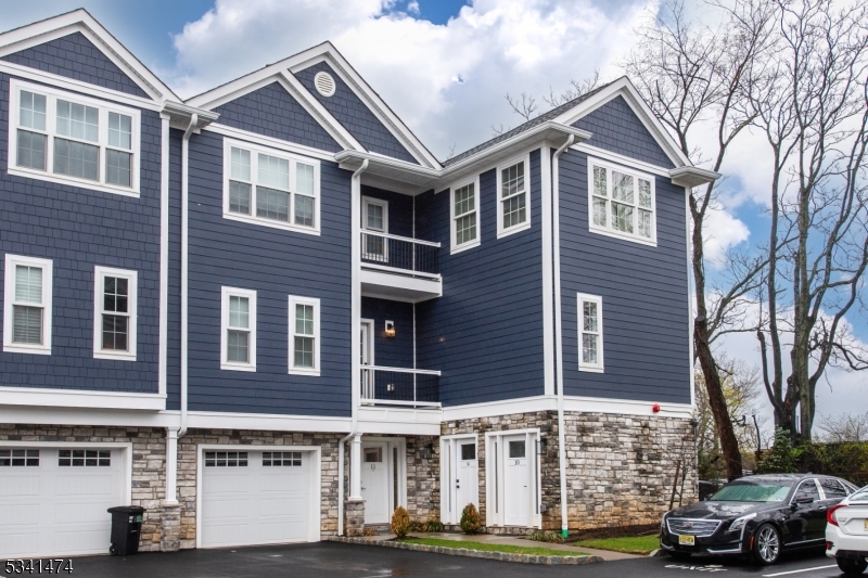 11 Deans Ct Fairfield NJ 07004 MLS 3948835 Coldwell Banker