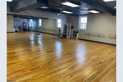 10 Squirrelwood Rd, Woodland Park, NJ 07424 - Photo 3