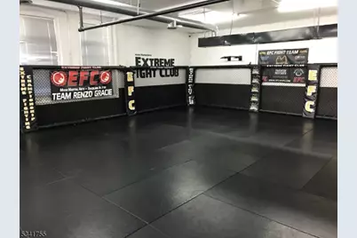 10 Squirrelwood Rd, Woodland Park, NJ 07424 - Photo 5