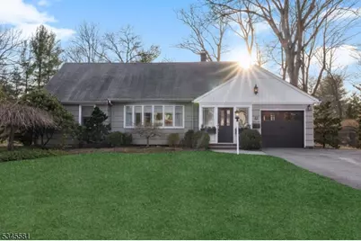 29 Godwin Dr, Wyckoff Township, NJ 07481 - Photo 1