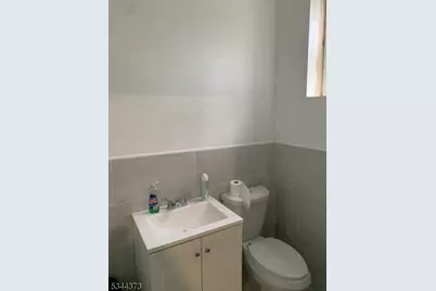 382 Chancellor Ave, Newark, NJ 07112 - Photo 3