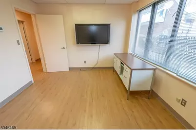 622 Georges Rd, North Brunswick Township, NJ 08902 - Photo 17