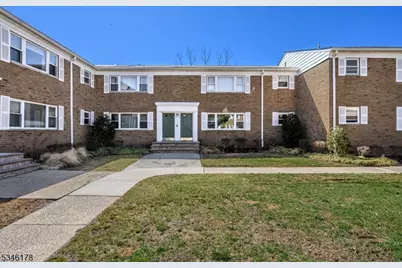172 Evergreen Rd #14B, Edison, NJ 08837 - Photo 1