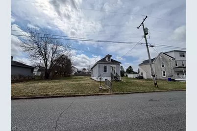 814 Sigsbee Ave, Alpha, NJ 08865 - Photo 1