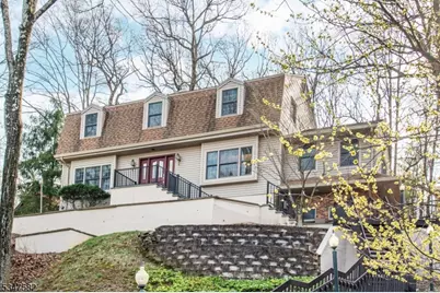 129 Hemlock Rd, Pompton Lakes, NJ 07442 - Photo 1