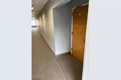 4 Minneakoning Rd, Raritan Township, NJ 08822 - Photo 31