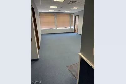 4 Minneakoning Rd, Raritan Township, NJ 08822 - Photo 25