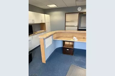 4 Minneakoning Rd, Raritan Township, NJ 08822 - Photo 7