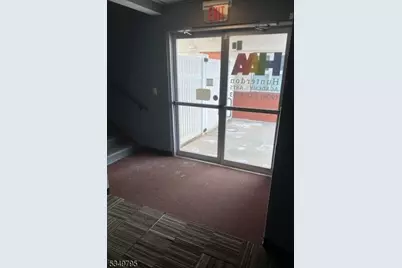 4 Minneakoning Rd, Raritan Township, NJ 08822 - Photo 3