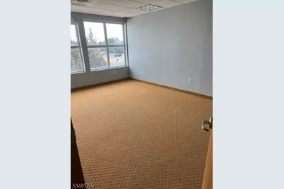 4 Minneakoning Rd, Raritan Township, NJ 08822 - Photo 15