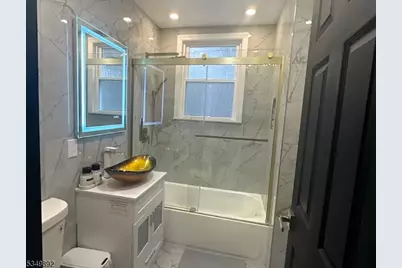 365 Leslie St, Newark, NJ 07112 - Photo 3