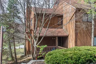 4 Village Way, Vernon, NJ 07462 - Photo 1