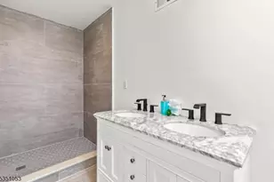 100 Glenwood Ave, East Orange, NJ 07017 - Photo 7