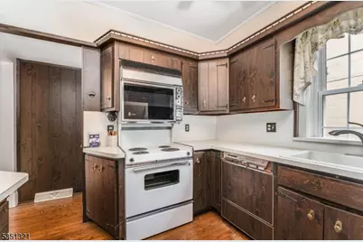 225 W Washington Ave, Washington Boro, NJ 07882 - Photo 17