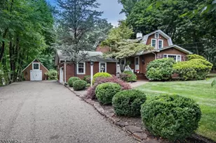 31 Old Stirling Rd, Warren Township, NJ 07059 - Photo 1