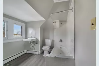 295 Montgomery St, Bloomfield, NJ 07003 - Photo 17