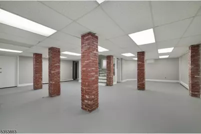 295 Montgomery St, Bloomfield, NJ 07003 - Photo 31