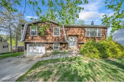 12 Fox Ledge Dr, Vernon, NJ 07418 - Photo 1