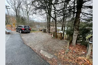 639 Canistear Rd, Vernon Twp., NJ 07422 - Photo 27