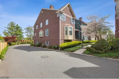 15 Murray Hill Mnr, New Providence, NJ 07974 - Photo 1