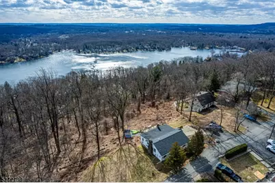 110 Hillcrest Drive, Denville, NJ 07834 - Photo 1