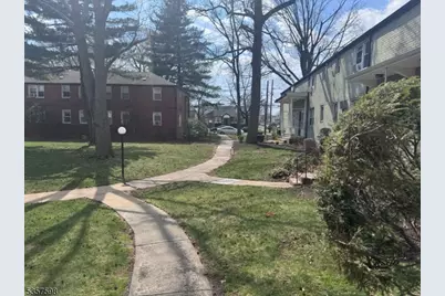 1605 Wood Ave #E1, Roselle, NJ 07203 - Photo 1