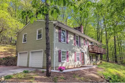 11 Forest View Dr, Washington Township, NJ 07853 - Photo 1