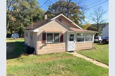 59 Hopatchung Rd, Hopatcong, NJ 07843 - Photo 1