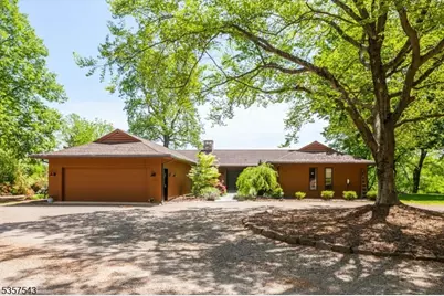 33 Fox Hill Rd, Tewksbury Township, NJ 07830 - Photo 1