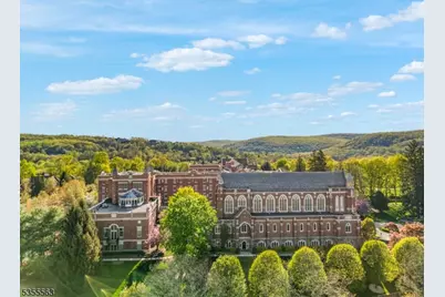 2501 Rio Vista Dr #2501, Mahwah, NJ 07430 - Photo 1