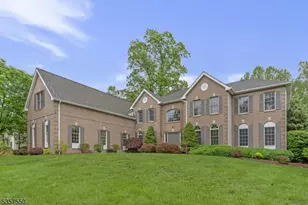 102 Independence Dr, Bernards Township, NJ 07920 - Photo 1