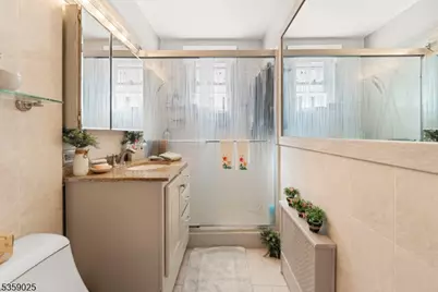 263 Morningside Ave, Cliffside Park, NJ 07010 - Photo 11