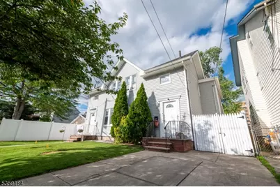 31 Lyons Pl, Elizabeth, NJ 07202 - Photo 1