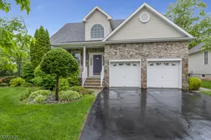 9 Apgar Ct, Raritan Township, NJ 08822 - Photo 1