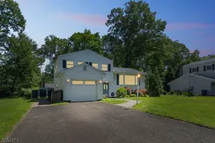 76 Briarwood Dr E, Berkeley Heights Township, NJ 07922 - Photo 1