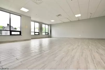 654 Mount Prospect Ave  302, Newark, NJ 07104 - Photo 3