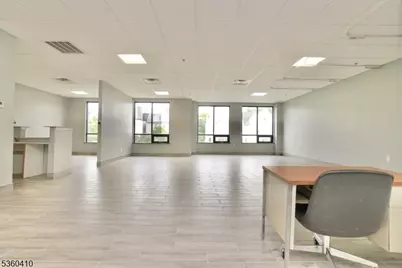 654 Mount Prospect Ave  302, Newark, NJ 07104 - Photo 5