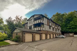 21B Heritage Dr, Chatham Township, NJ 07928 - Photo 1