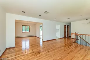 36 Bellows Ln, Montville Township, NJ 07082 - Photo 3