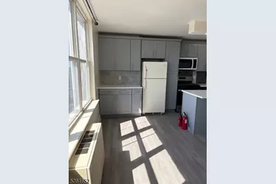 704-712 North Broad St 8D, Elizabeth, NJ 07208 - Photo 3
