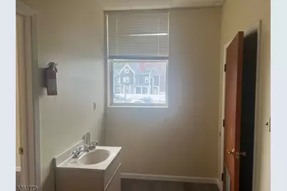 85 S Harrison St, East Orange, NJ 07018 - Photo 11