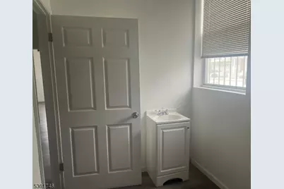 85 S Harrison St, East Orange, NJ 07018 - Photo 9