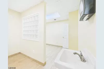 623 N Wood Ave, Linden, NJ 07036 - Photo 15