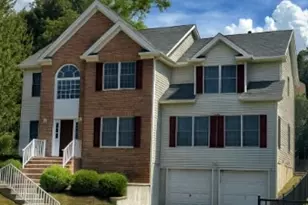 15 Mckelvie St, Mount Olive, NJ 07828 - Photo 1