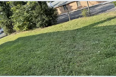 647 S 2nd St, Plainfield, NJ 07060 - Photo 1