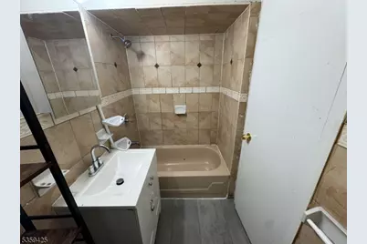 27 Highland Ave, Newark, NJ 07104 - Photo 17