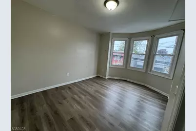 27 Highland Ave, Newark, NJ 07104 - Photo 3