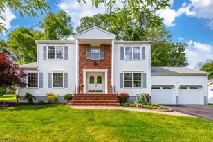 47 Robin Hood Way, Wayne, NJ 07470 - Photo 1