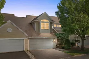 133 Marlboro Cir, Lopatcong Township, NJ 08886 - Photo 1